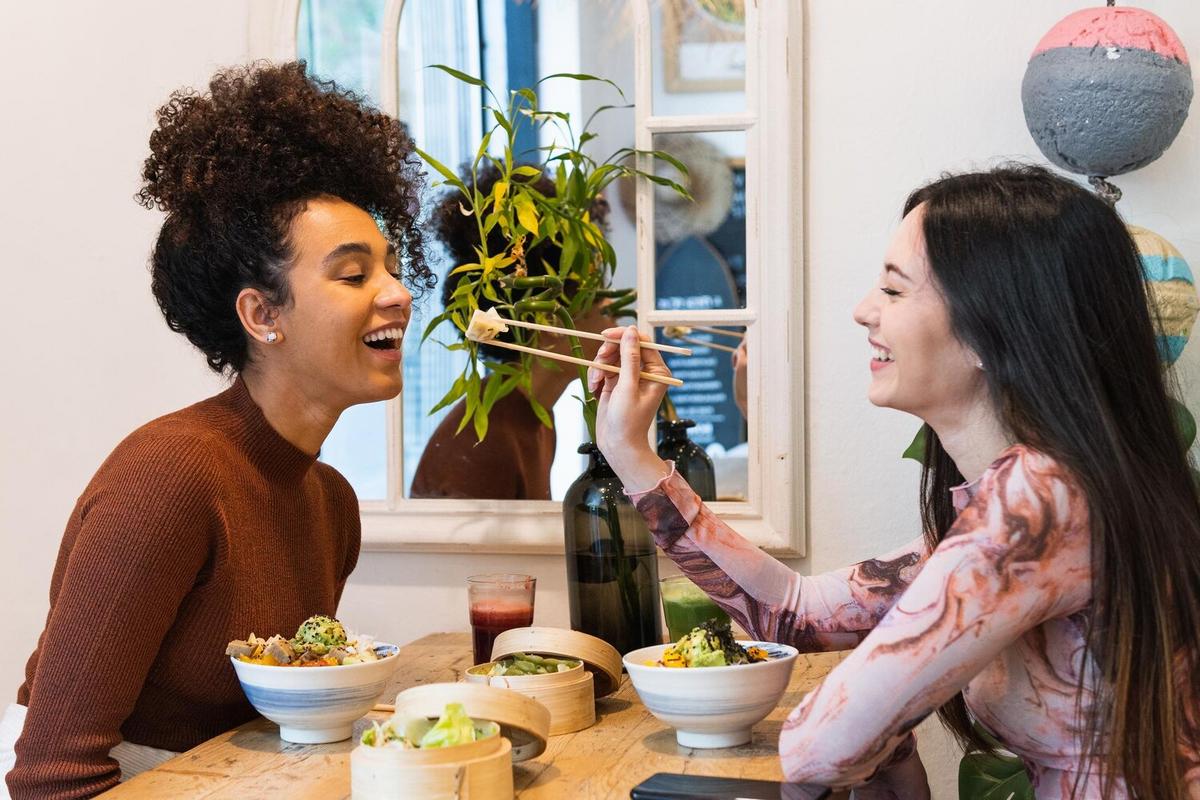 Addressing Emotional Eating with Mindfulness Techniques